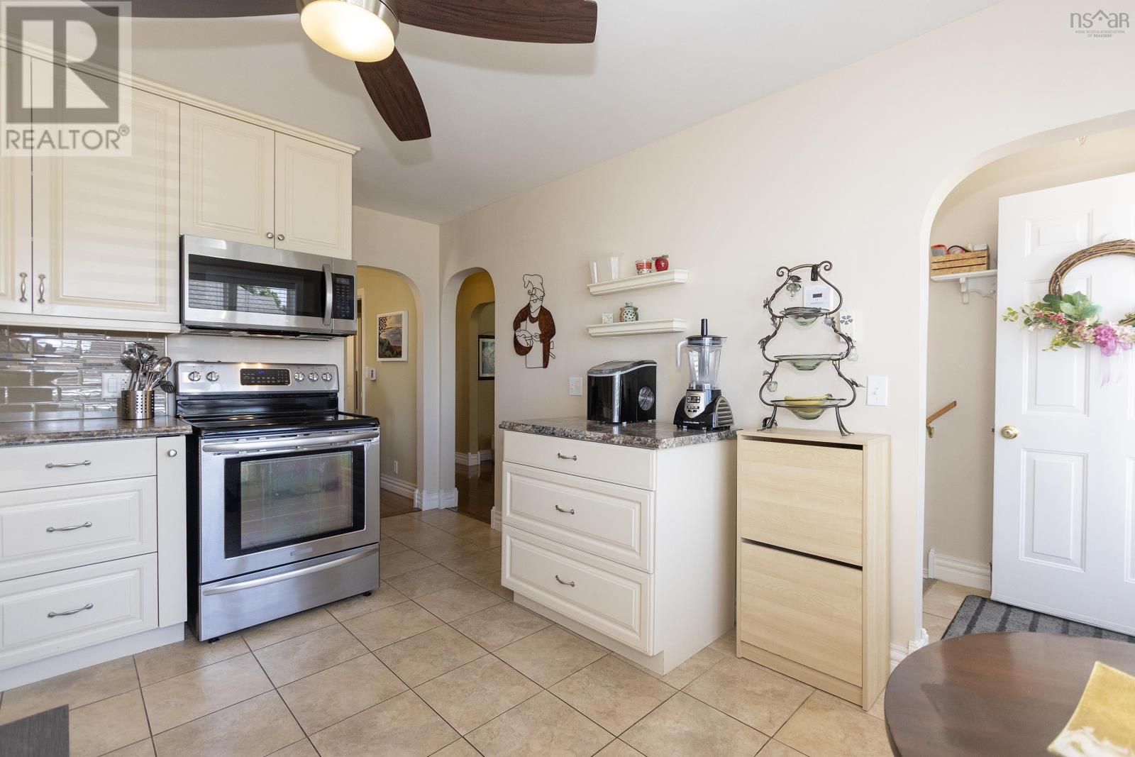 12 Central Avenue - 12