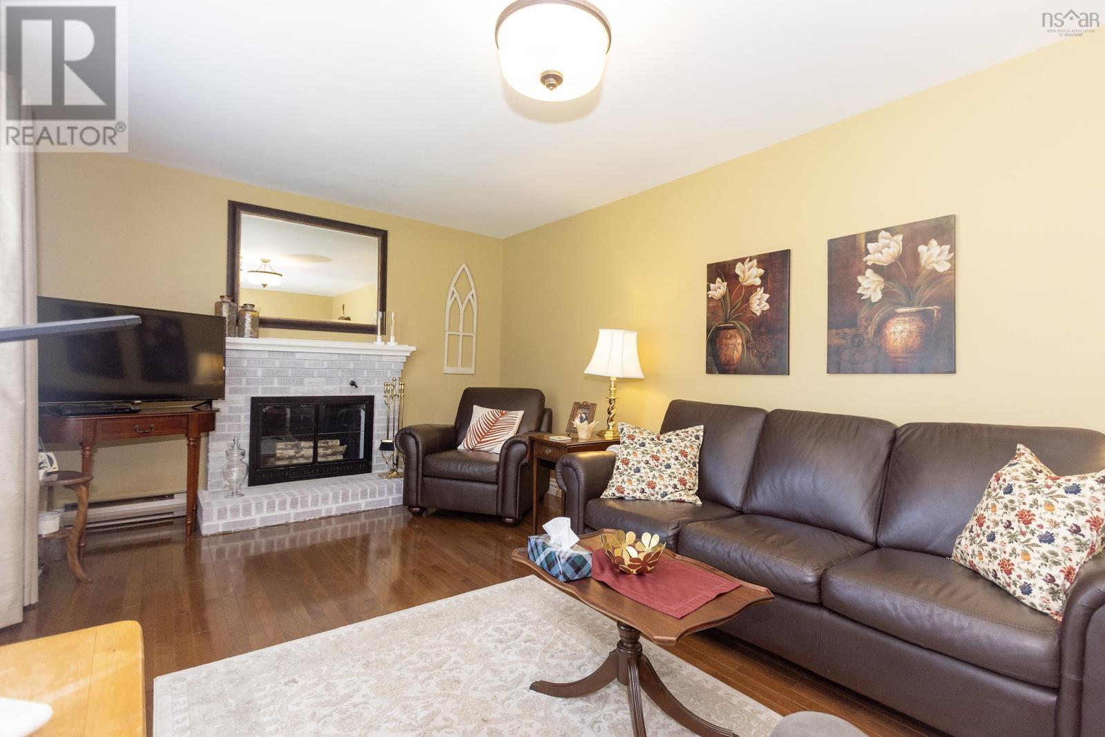 12 Central Avenue - 18