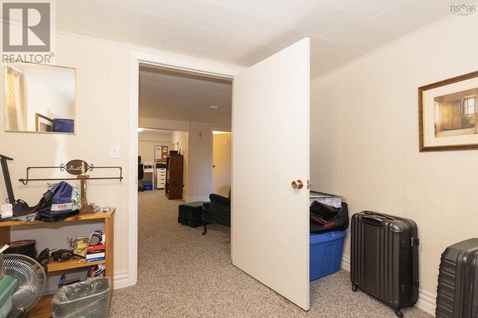 12 Central Avenue - 32