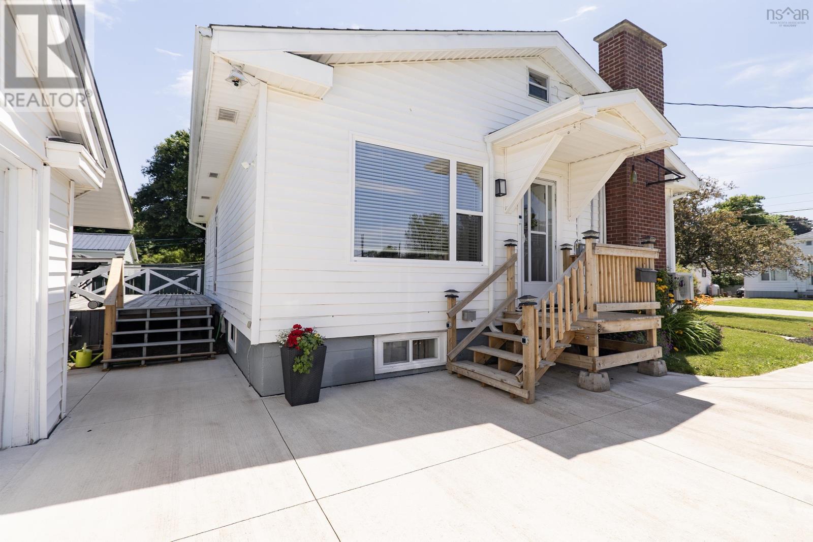 12 Central Avenue - 4
