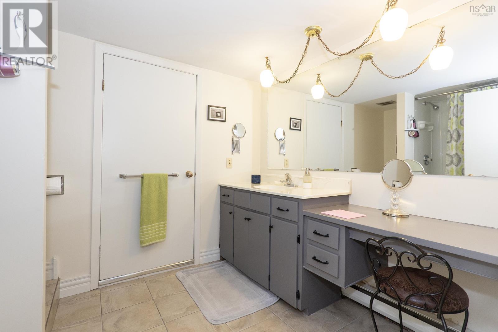 12 Central Avenue - 35
