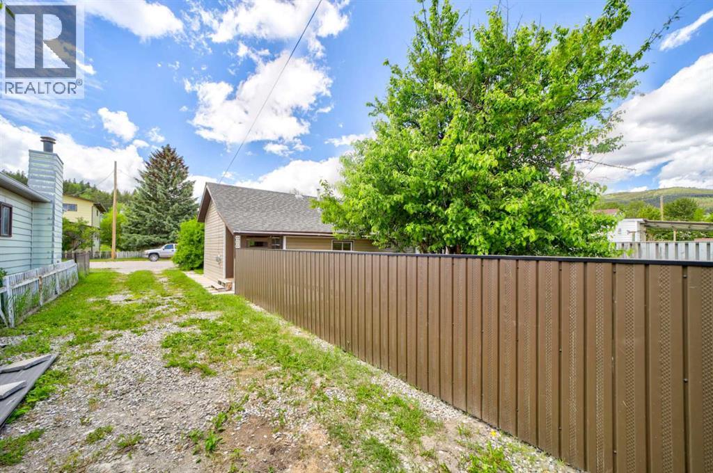 1225 84 Street - 27