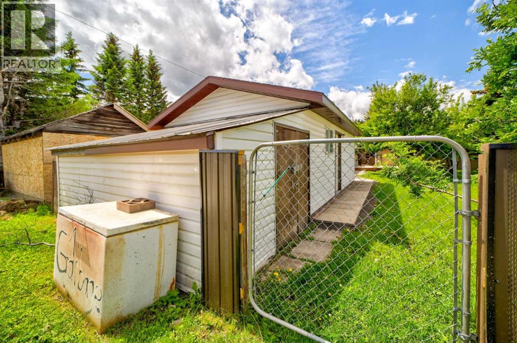 1225 84 Street - 36