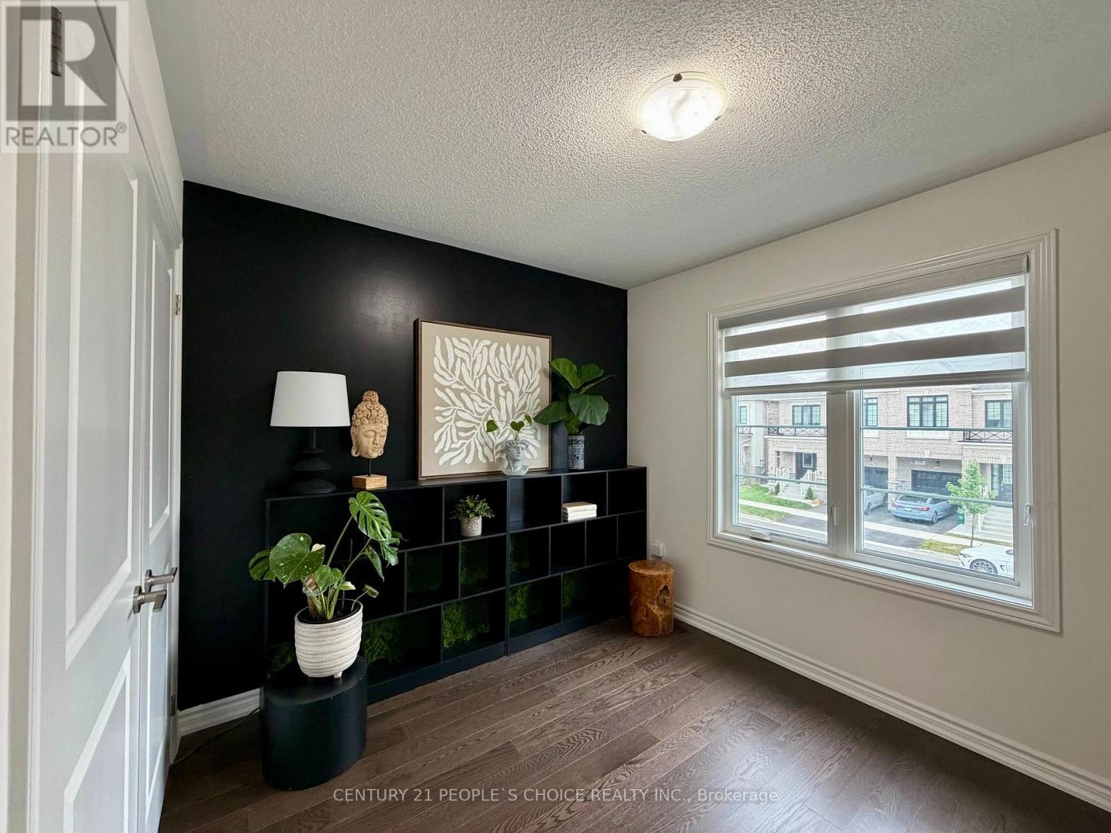 487 BERGAMOT AVENUE - 15