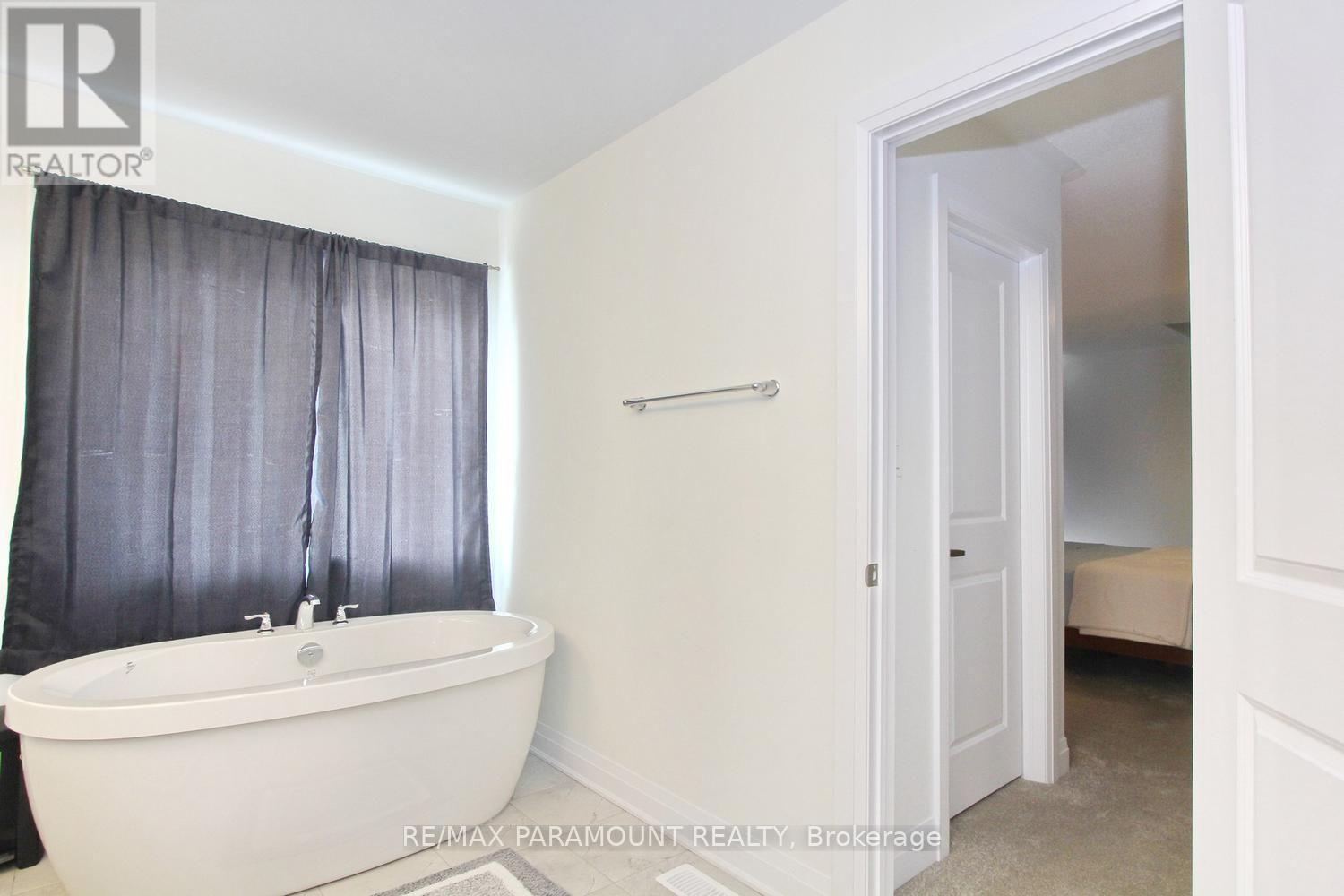 24 KINGS HILL DRIVE - 24