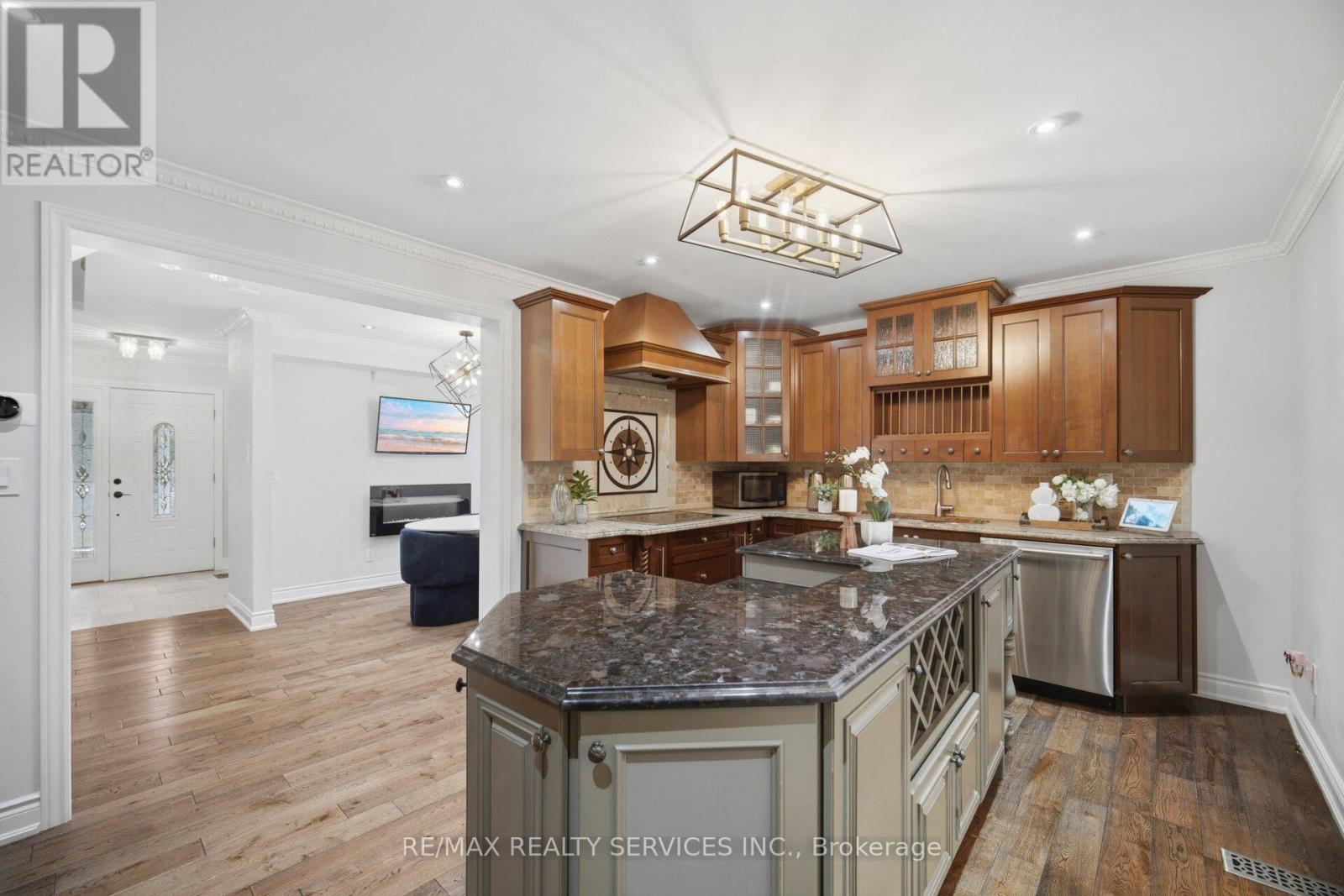 35 GLENMANOR DRIVE - 11