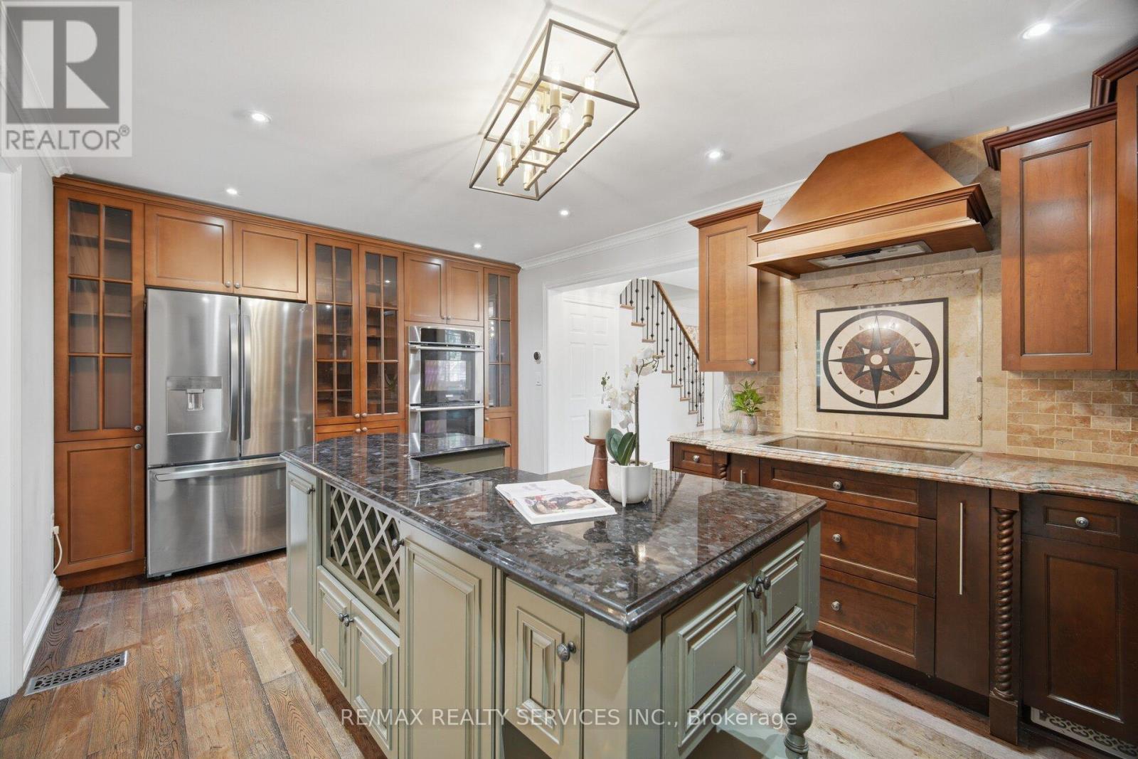 35 GLENMANOR DRIVE - 12