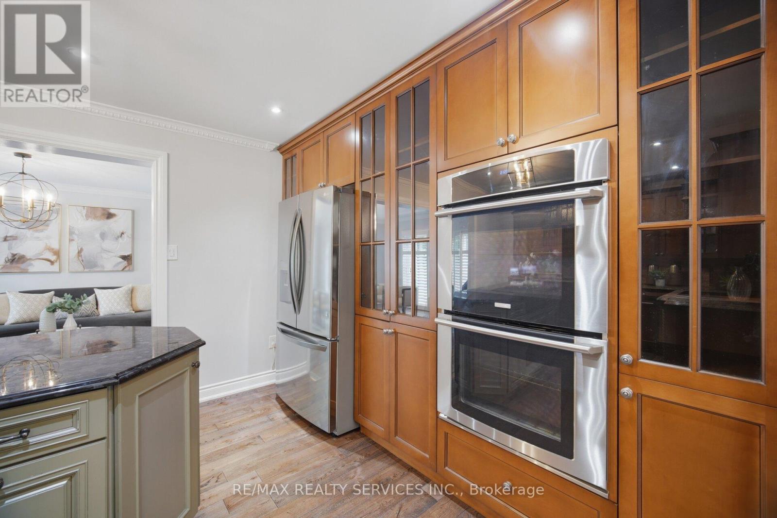 35 GLENMANOR DRIVE - 14