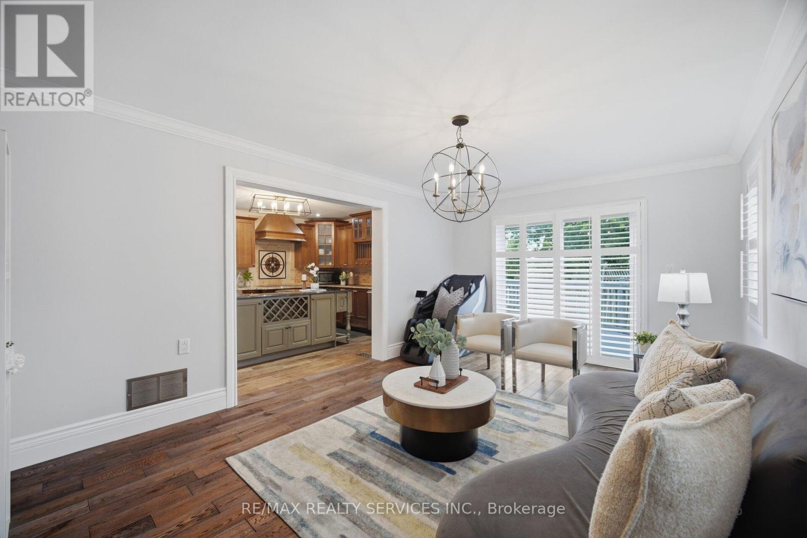 35 GLENMANOR DRIVE - 19