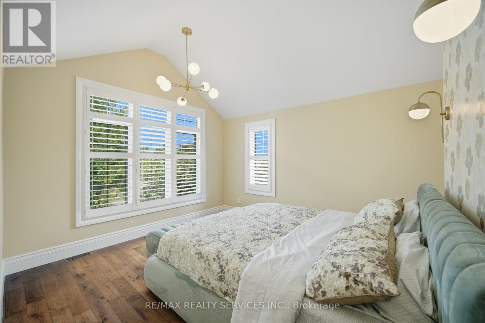 35 GLENMANOR DRIVE - 25