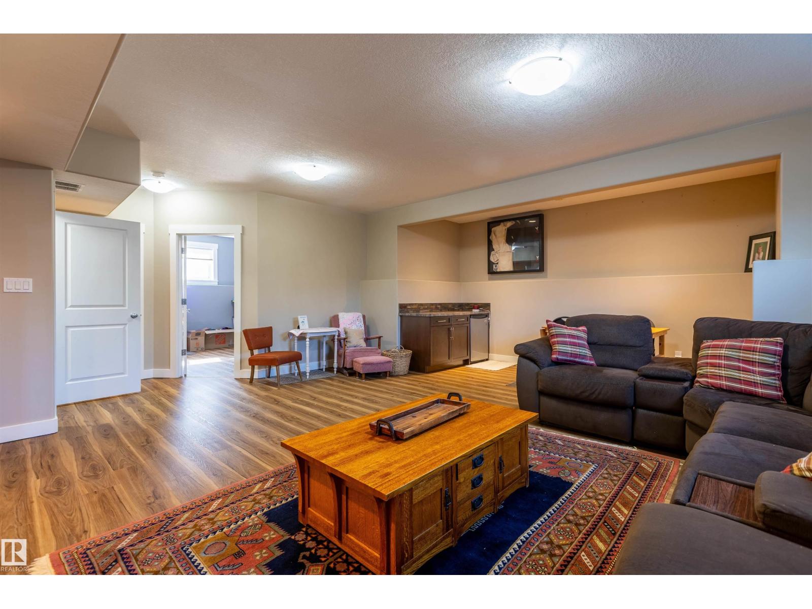 501 GRANDIN DR - 33