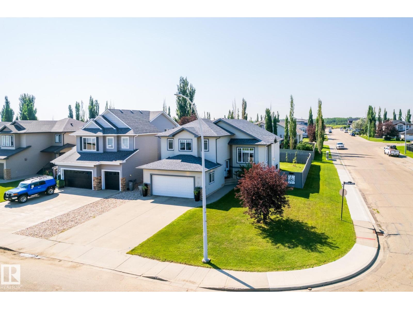 501 GRANDIN DR - 50