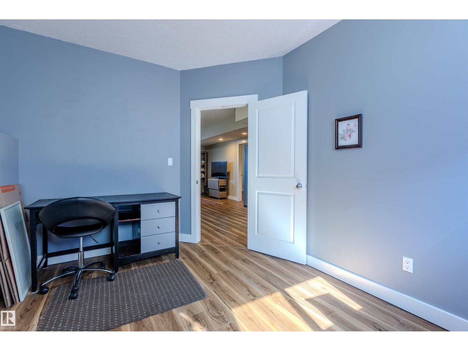 501 GRANDIN DR - 38