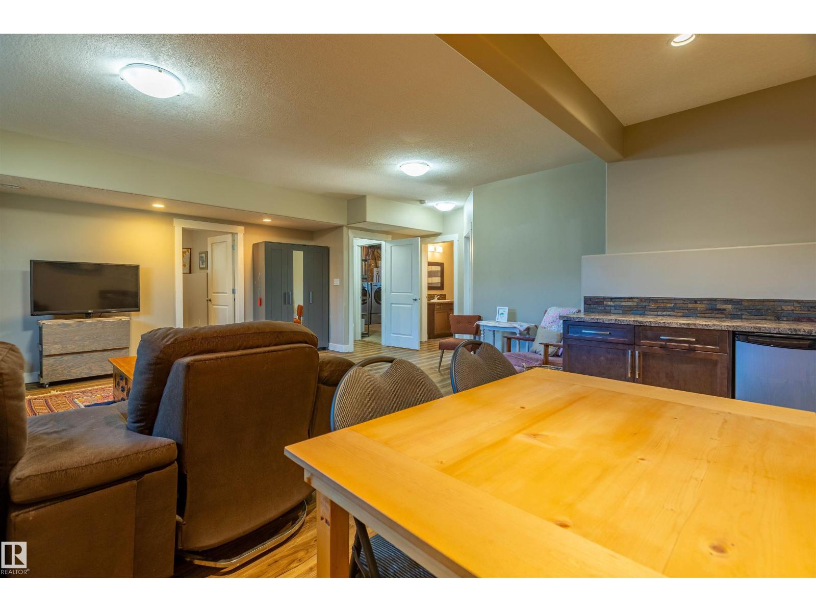 501 GRANDIN DR - Image 34