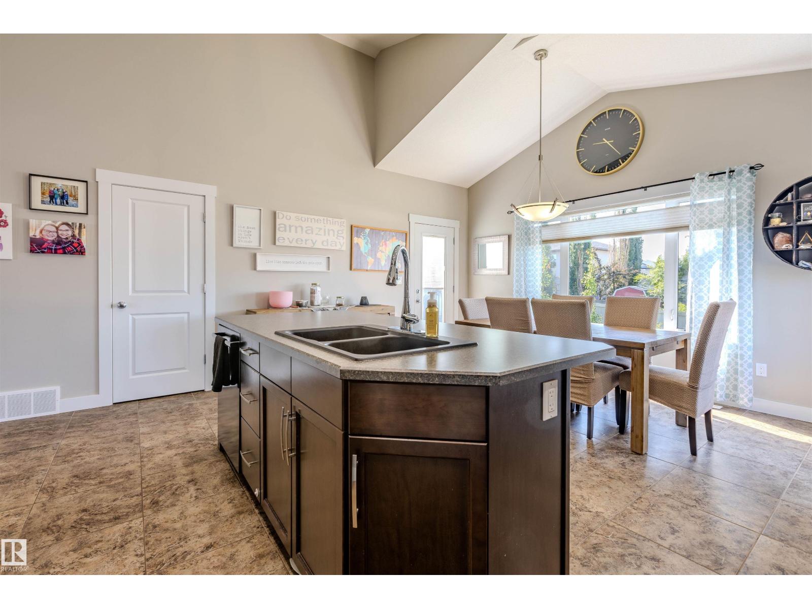 501 GRANDIN DR - 18