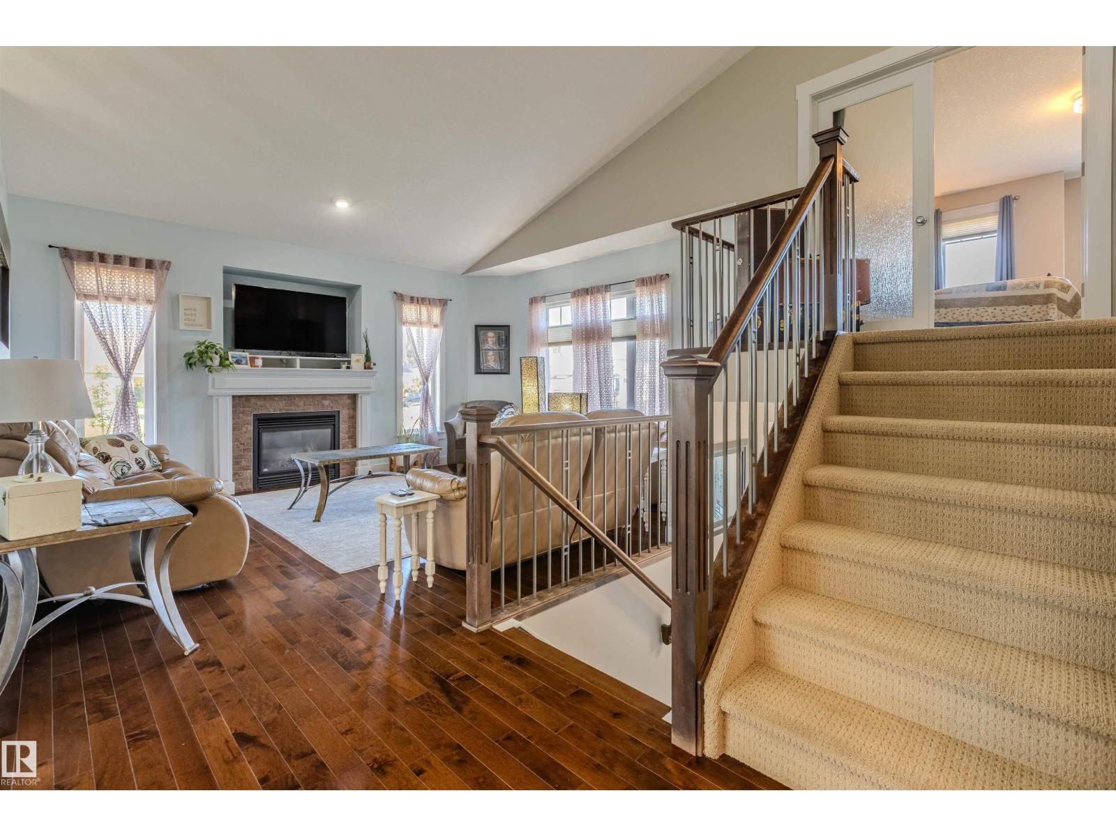 501 GRANDIN DR - 8