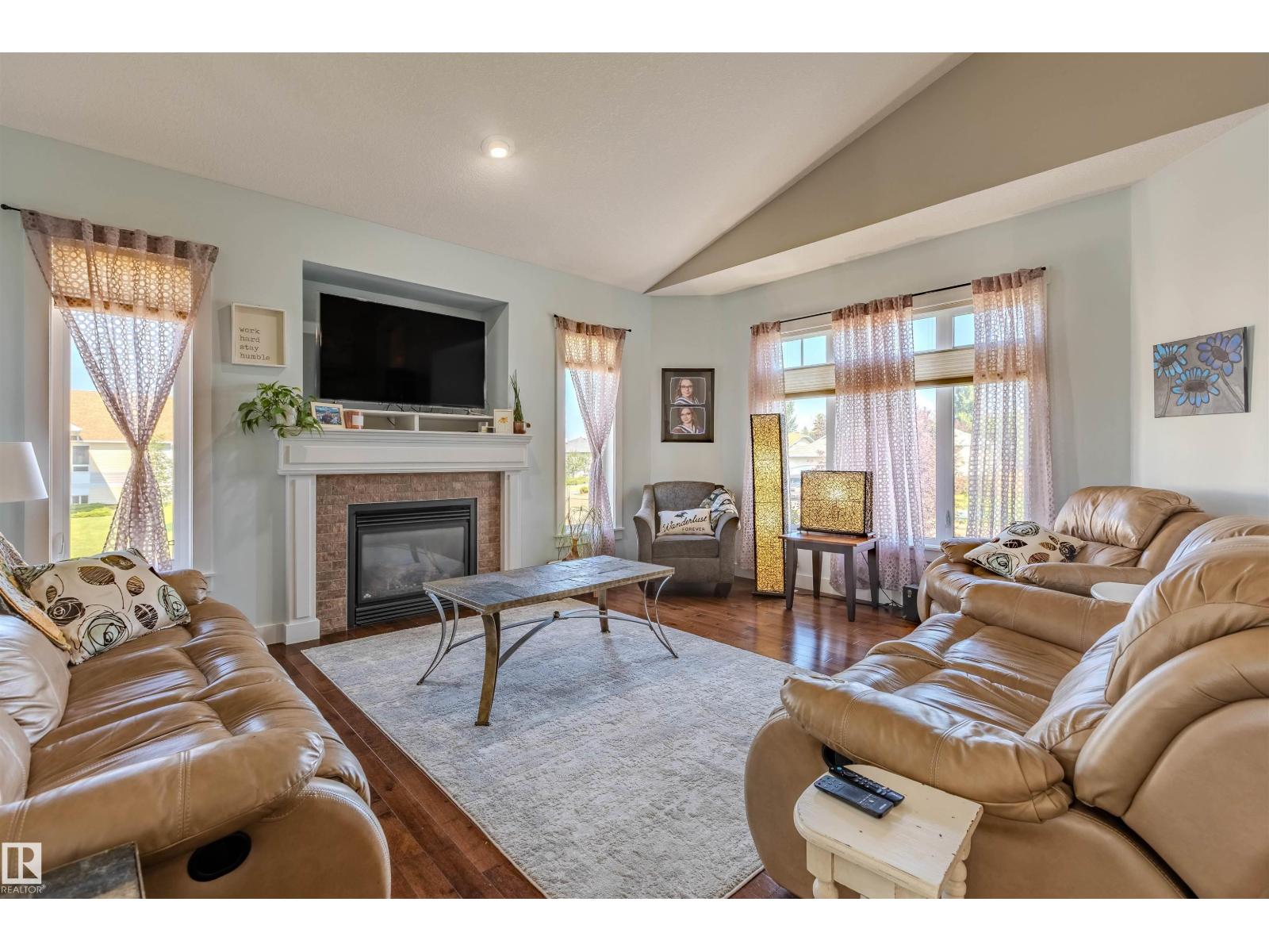 501 GRANDIN DR - 9