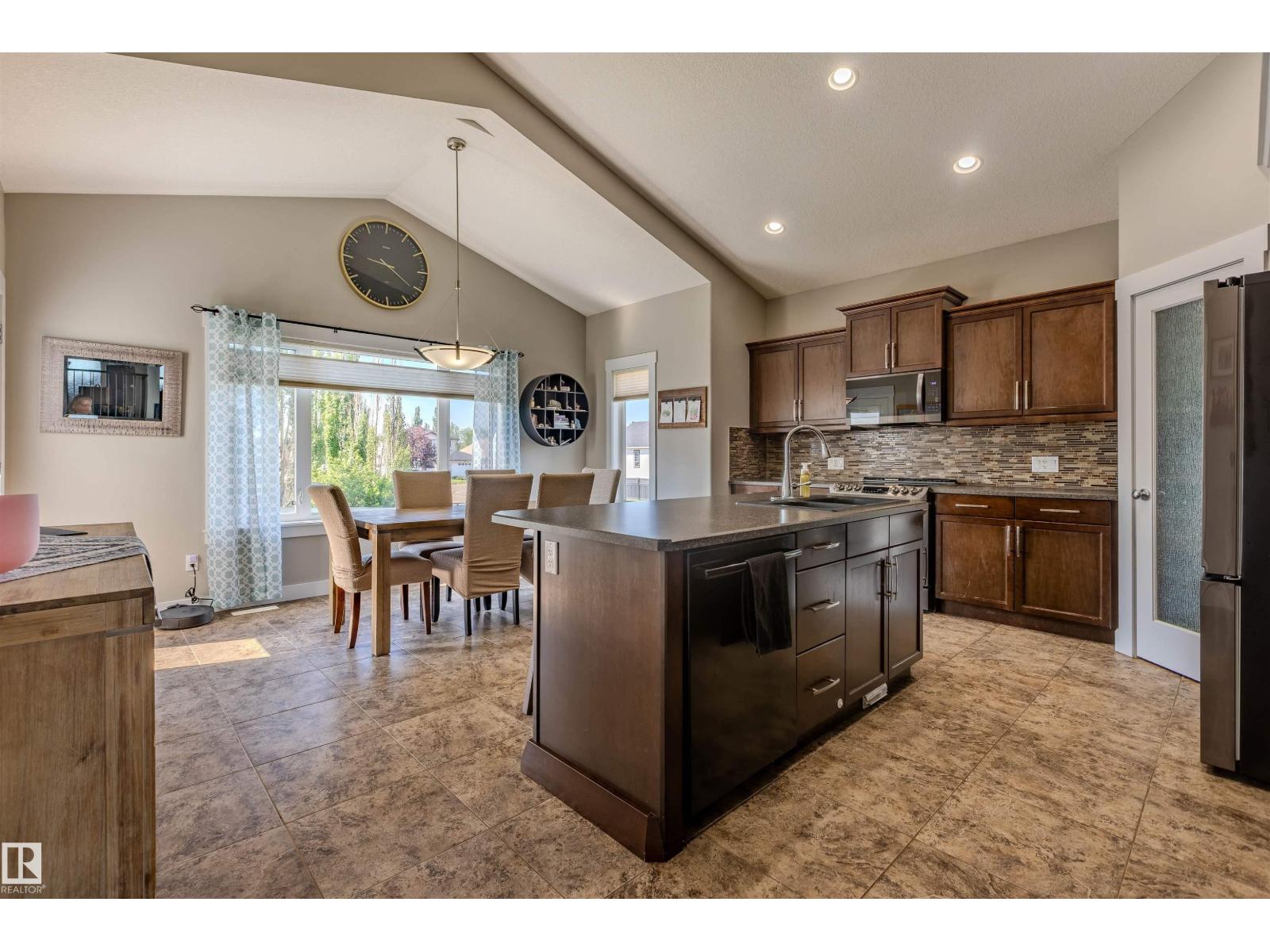 501 GRANDIN DR - 16