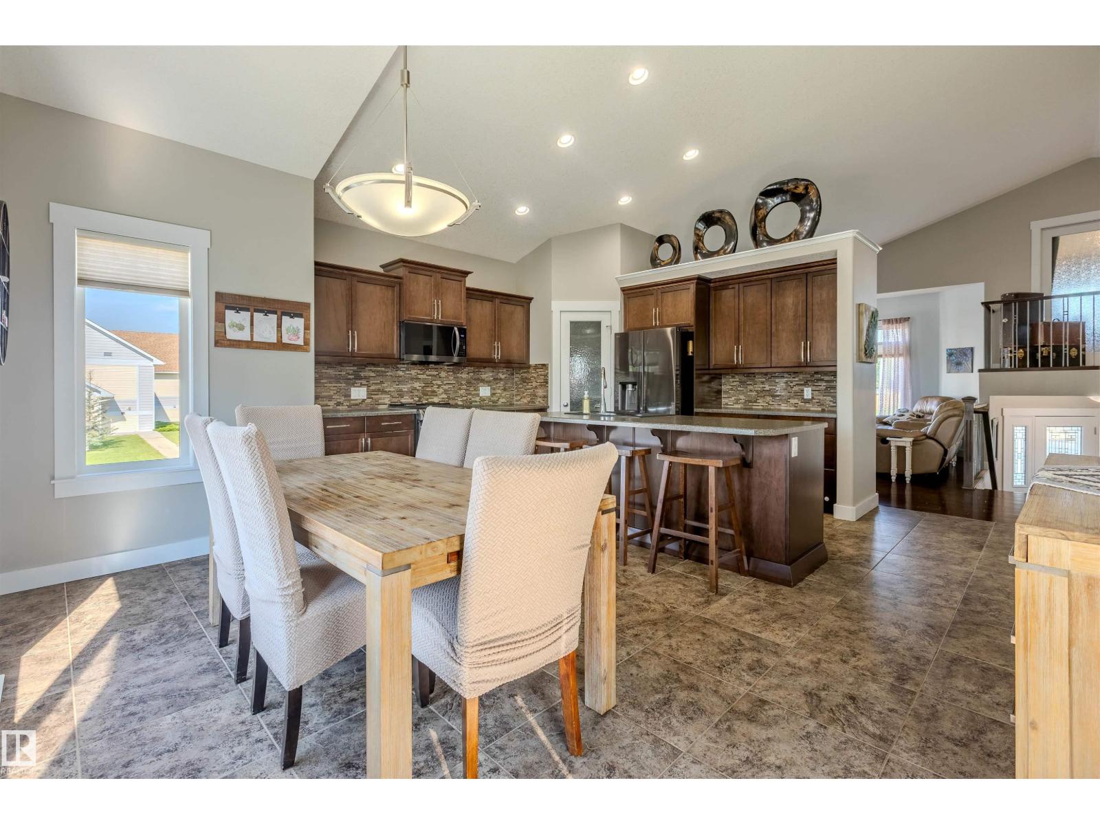 501 GRANDIN DR - 19