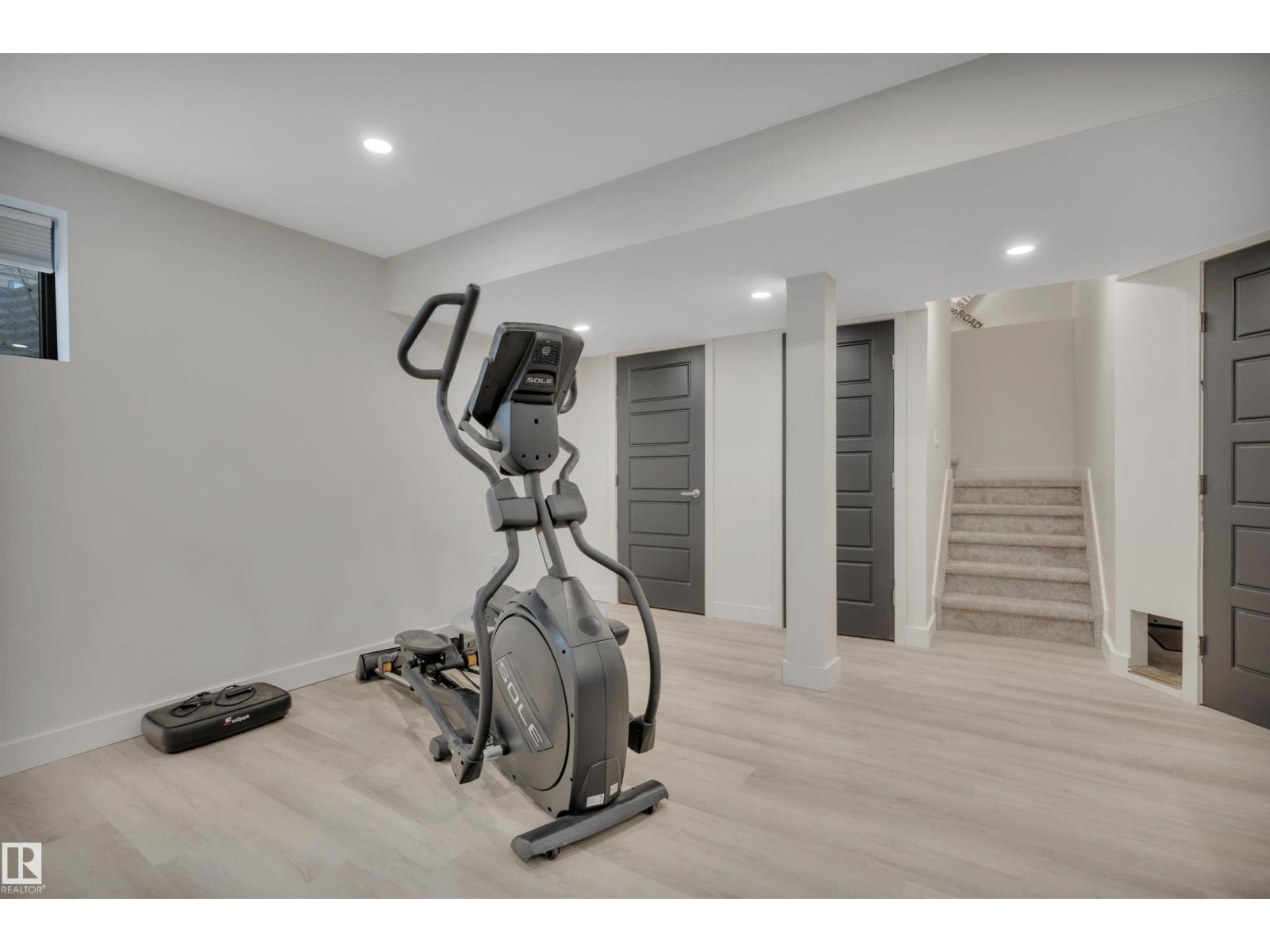 4029 ALEXANDER WY SW - 33