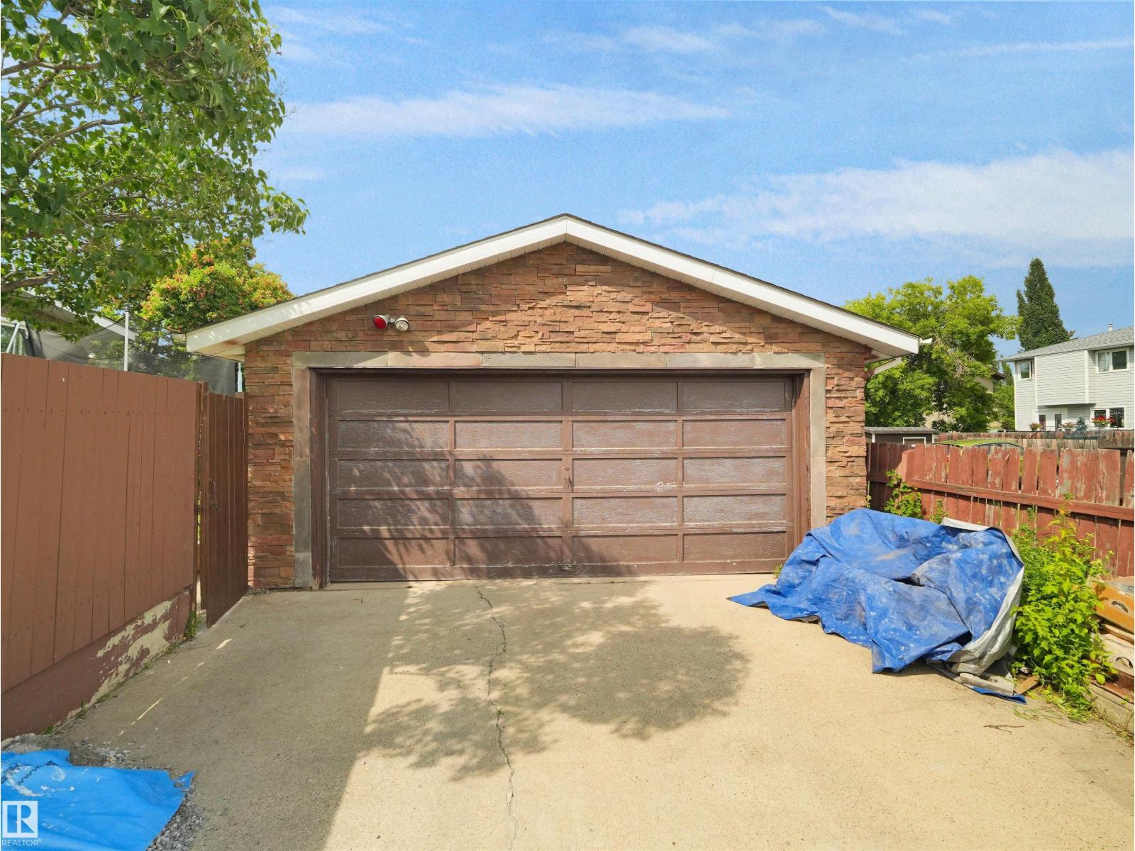 15603 122 ST NW - 13