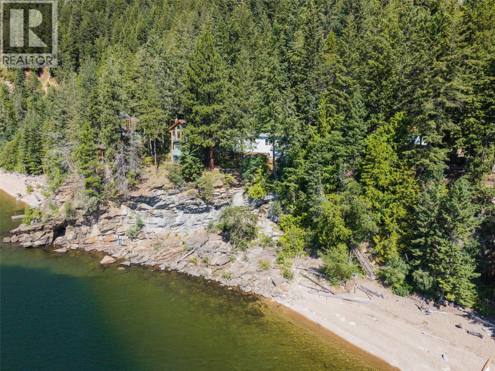 4218 Woodbury Village Road, Ainsworth