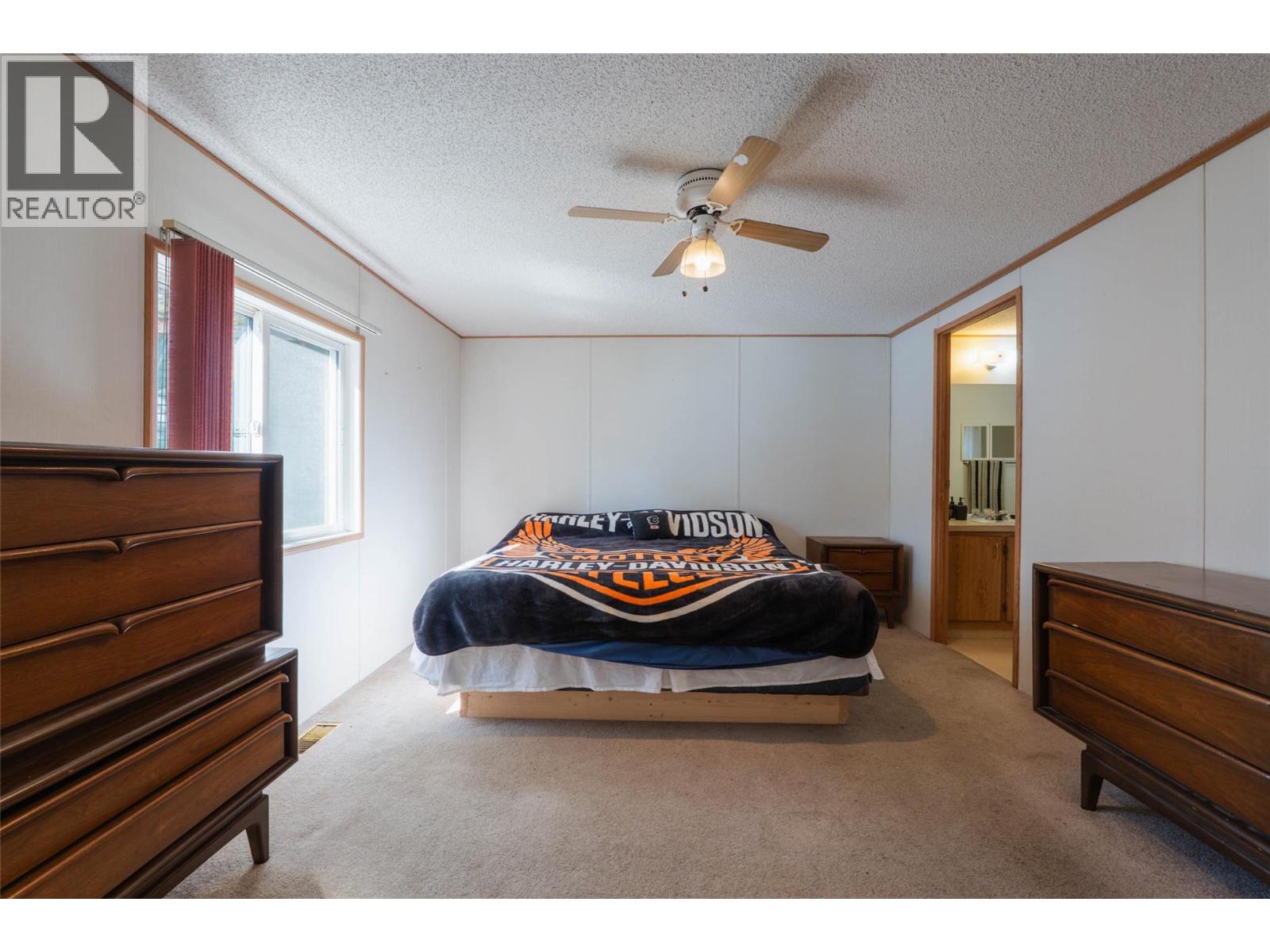 4218 Woodbury Village Road, Ainsworth