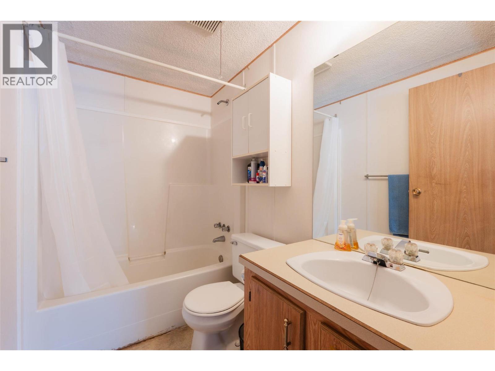 4218 Woodbury Village Road, Ainsworth
