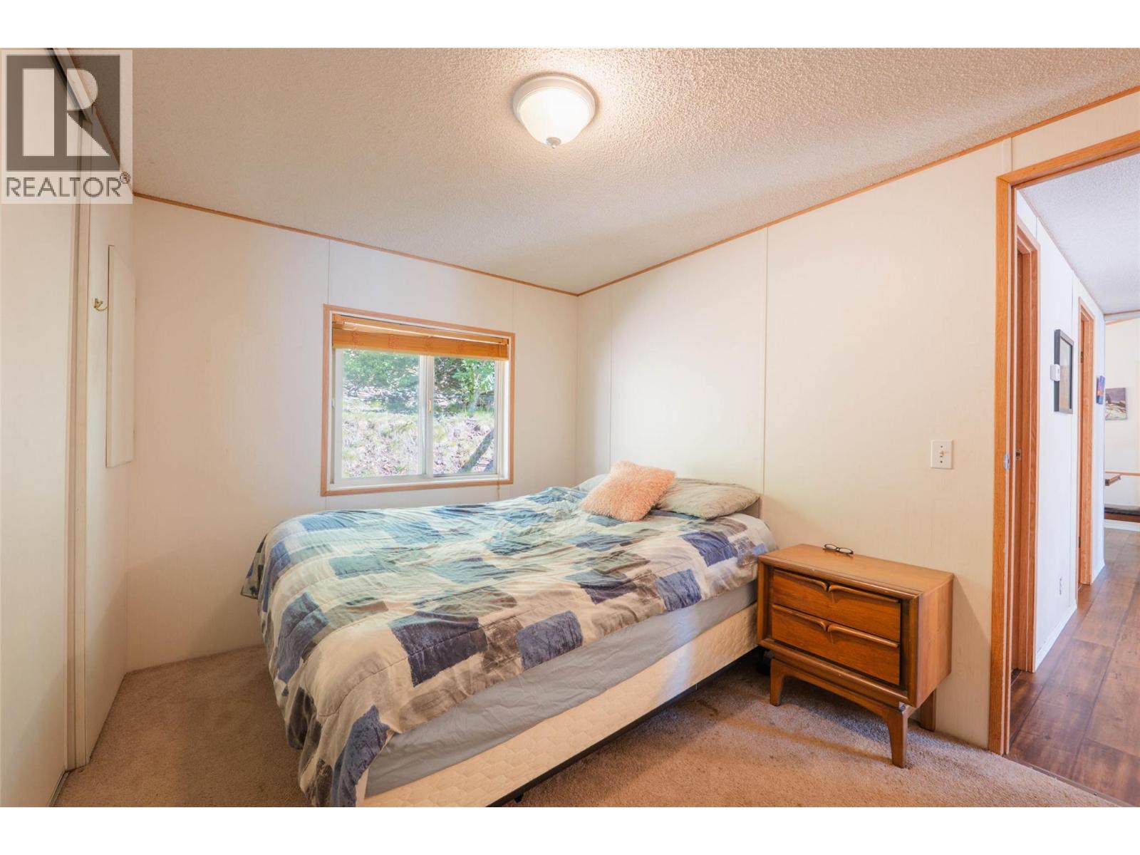 4218 Woodbury Village Road, Ainsworth