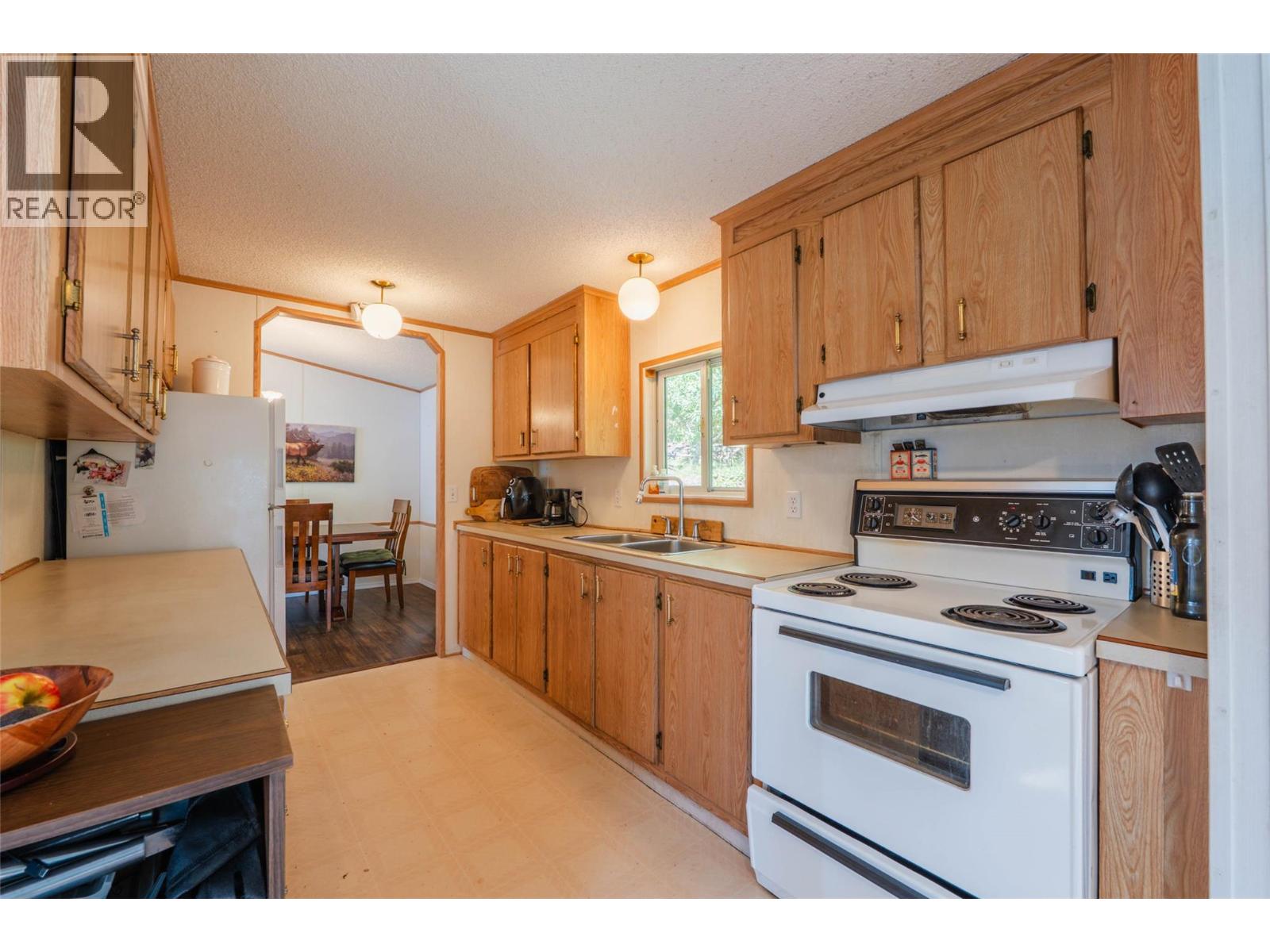 4218 Woodbury Village Road, Ainsworth