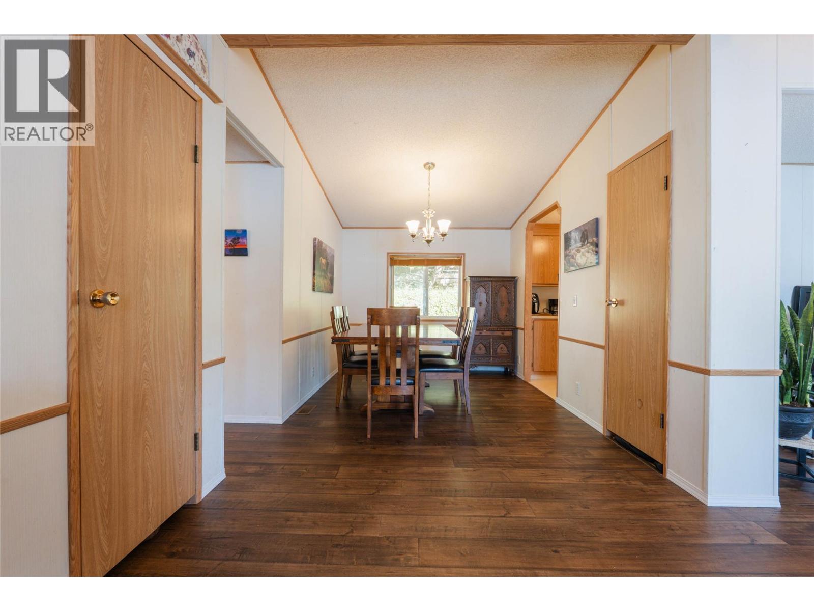 4218 Woodbury Village Road, Ainsworth