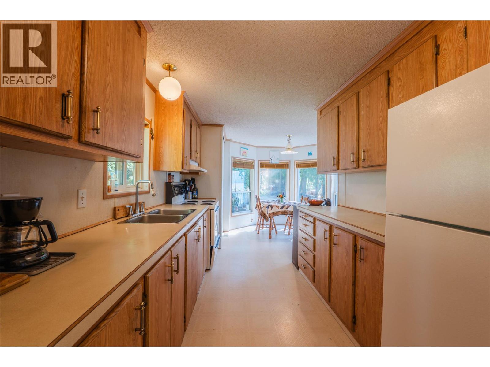 4218 Woodbury Village Road, Ainsworth
