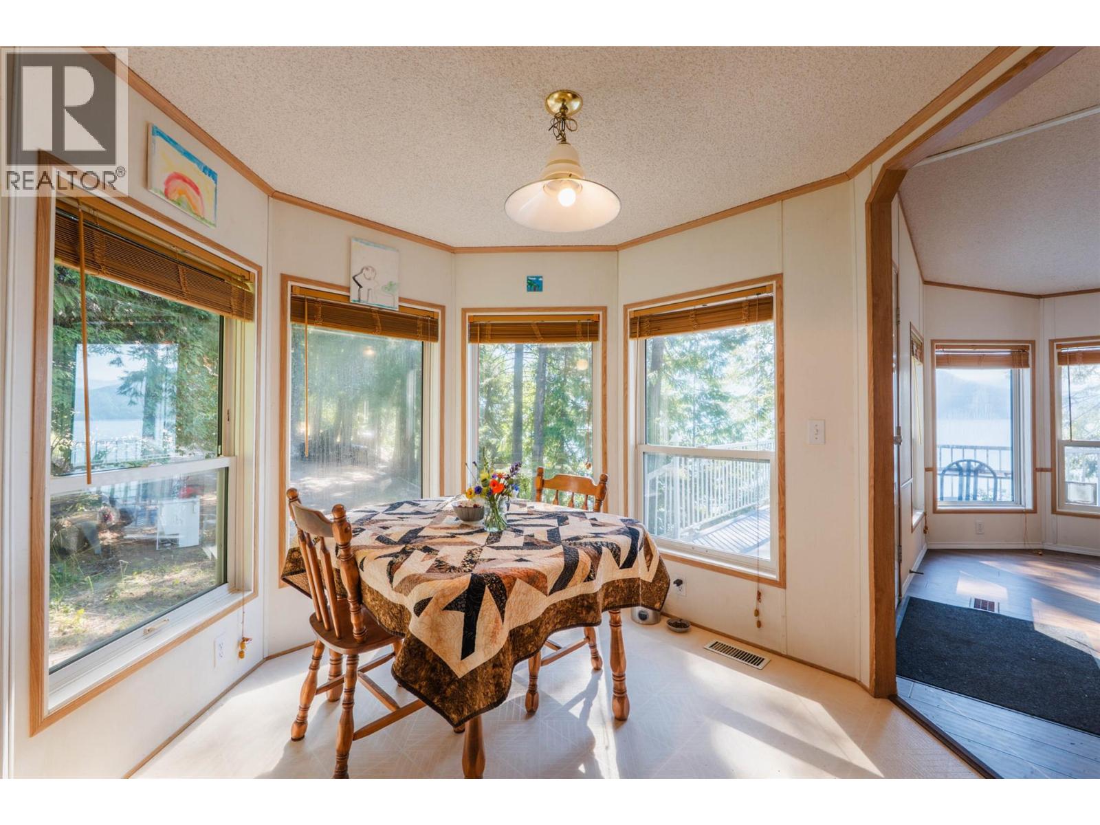4218 Woodbury Village Road, Ainsworth