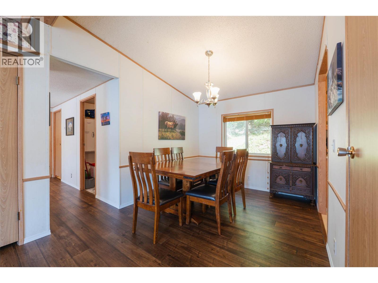 4218 Woodbury Village Road, Ainsworth