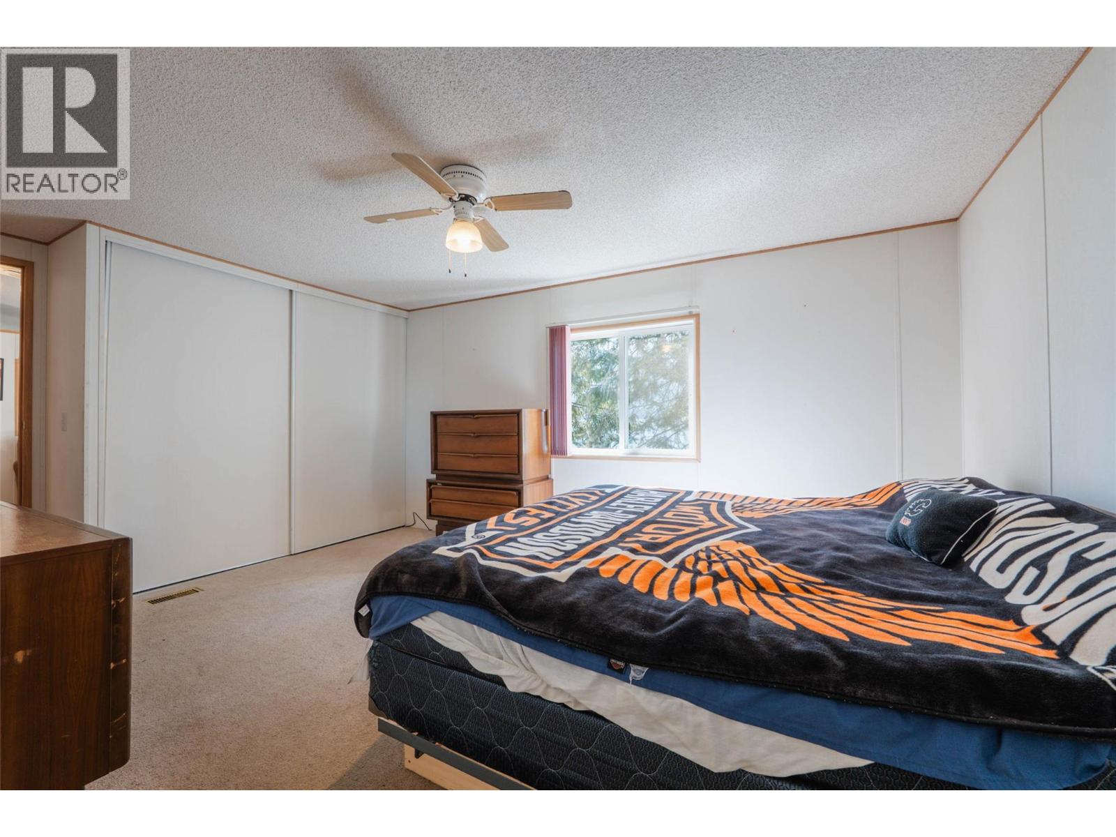 4218 Woodbury Village Road, Ainsworth