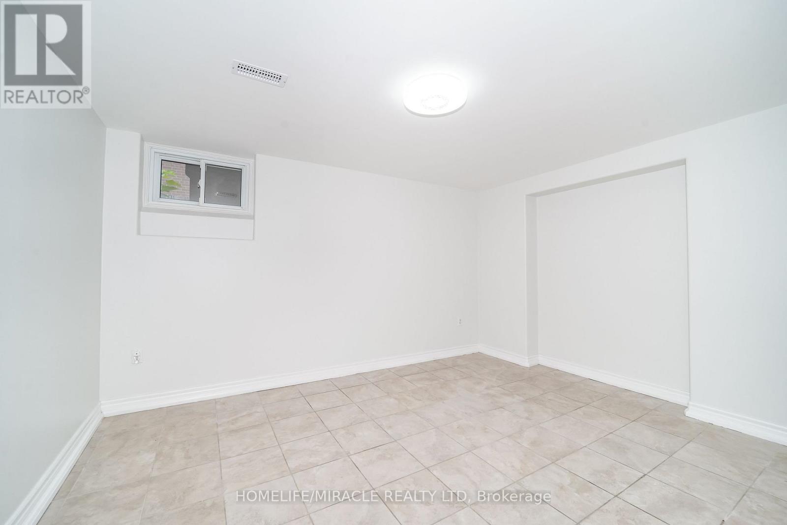 1074 MIDLAND AVENUE - 22
