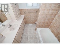 1074 Midland Avenue, Toronto, ON M1K4G9 Photo 17