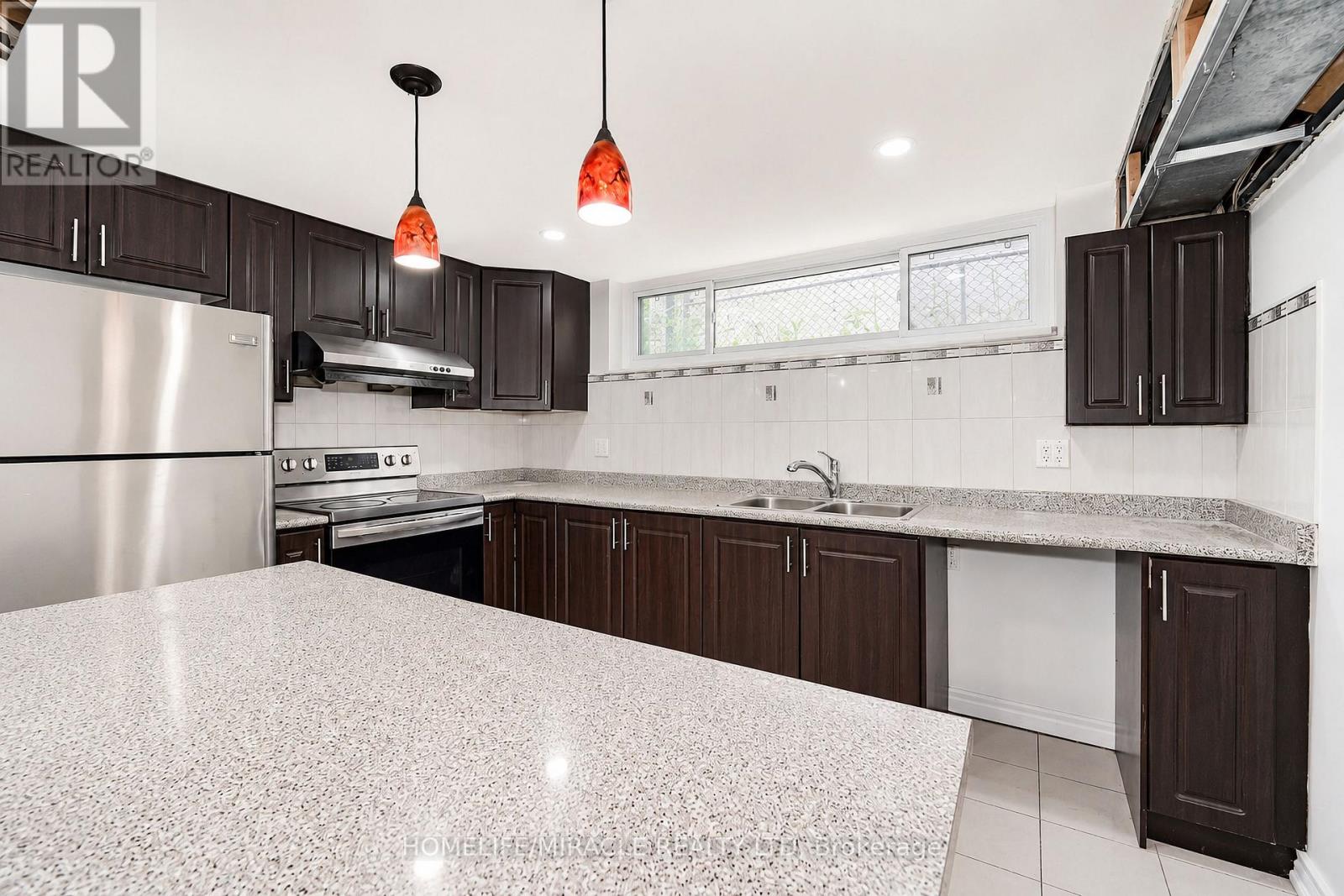 1074 MIDLAND AVENUE - 20