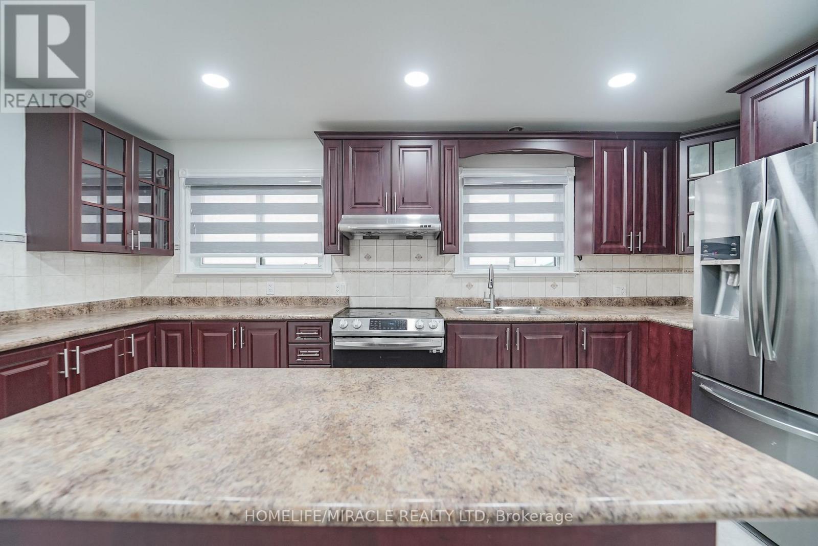 1074 MIDLAND AVENUE - 10