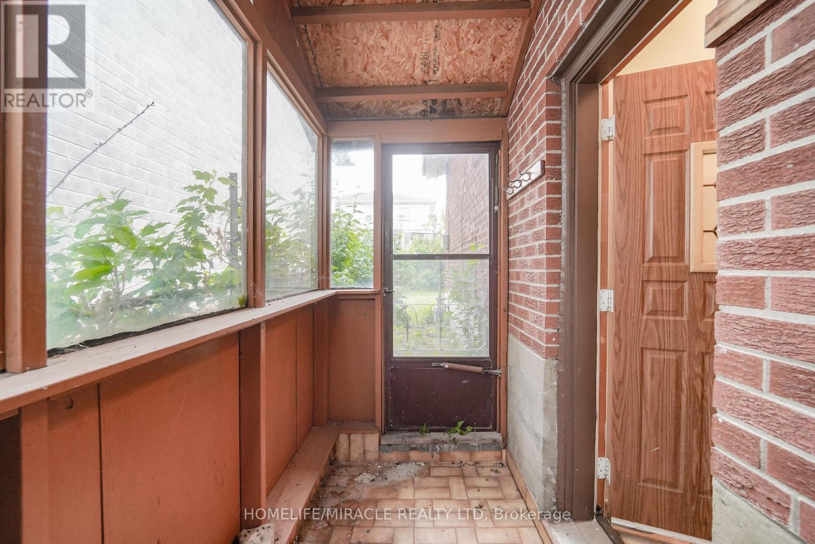 1074 MIDLAND AVENUE - 19