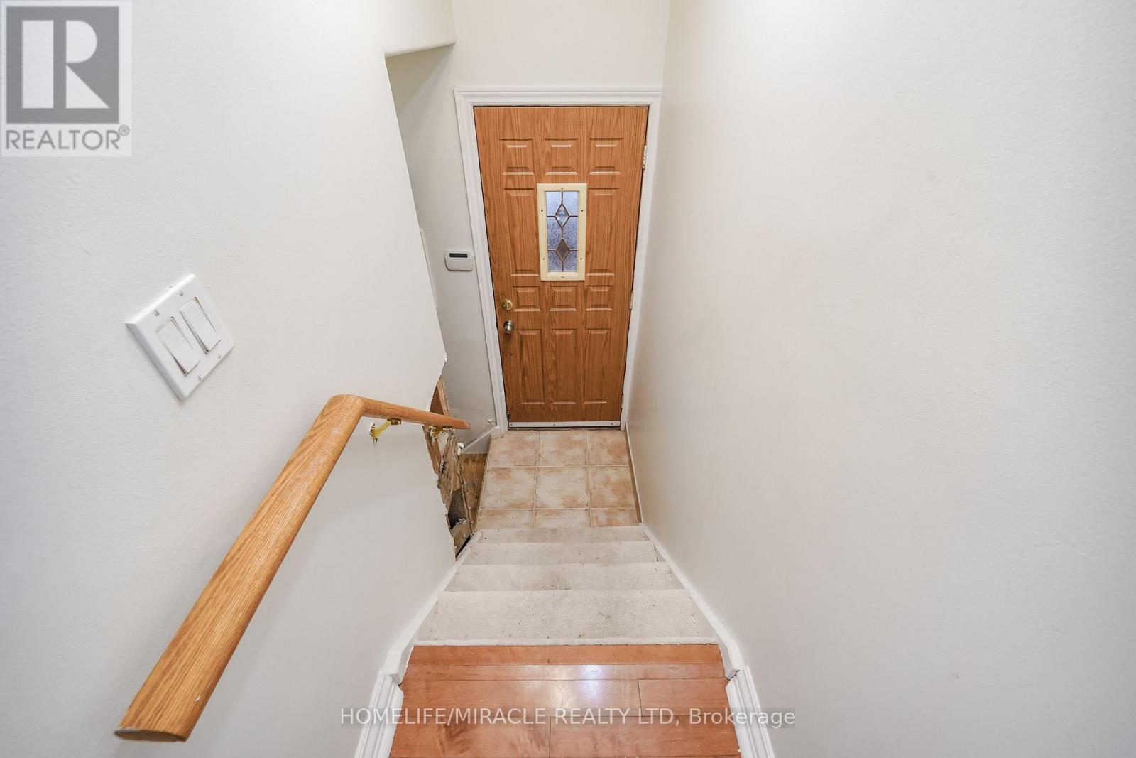 1074 MIDLAND AVENUE - Image 18