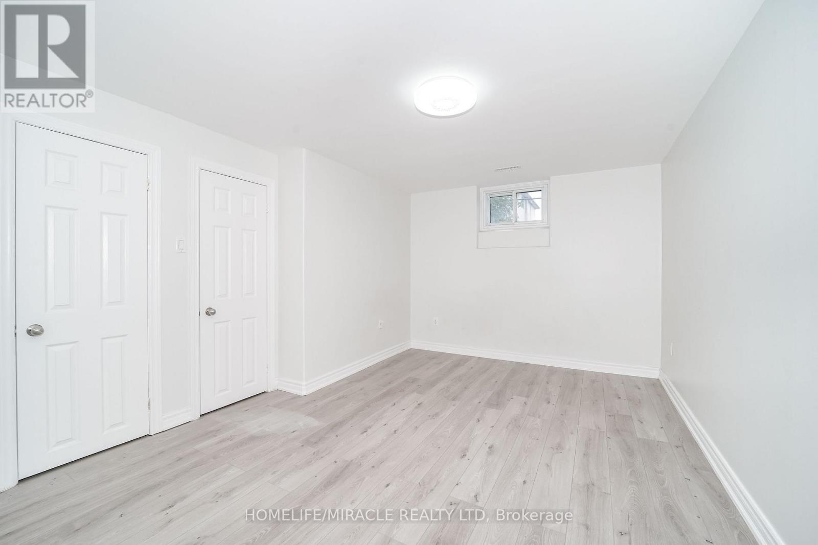 1074 MIDLAND AVENUE - 26