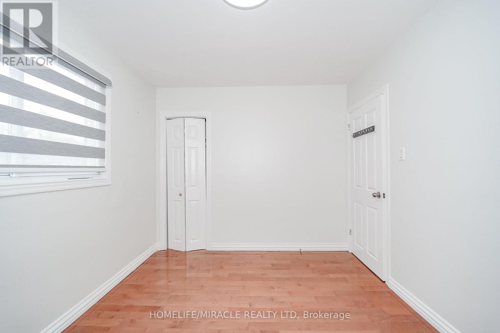 1074 MIDLAND AVENUE - 16