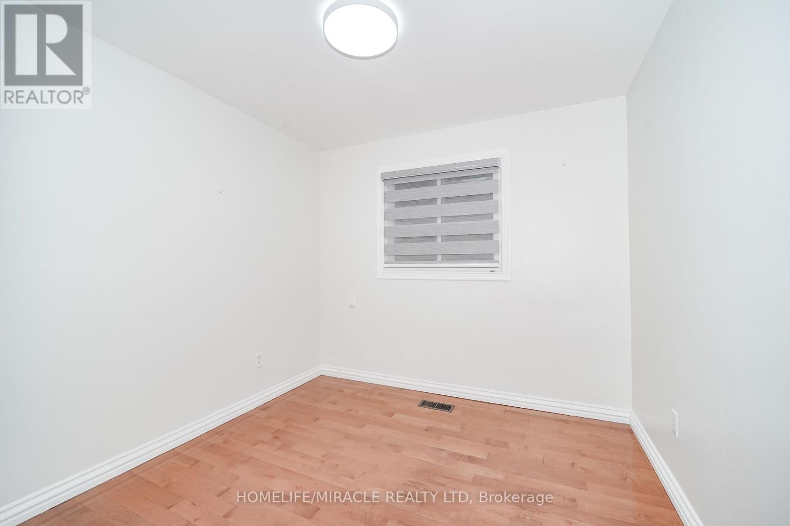 1074 MIDLAND AVENUE - 12