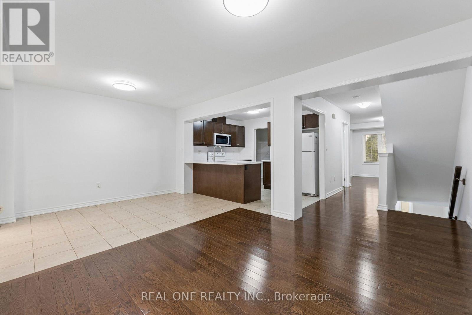 30 HENNEBERRY LANE - 10