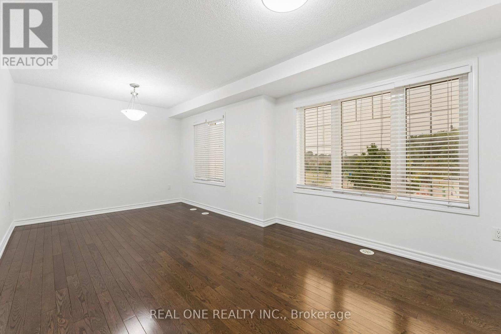 30 HENNEBERRY LANE - Image 17