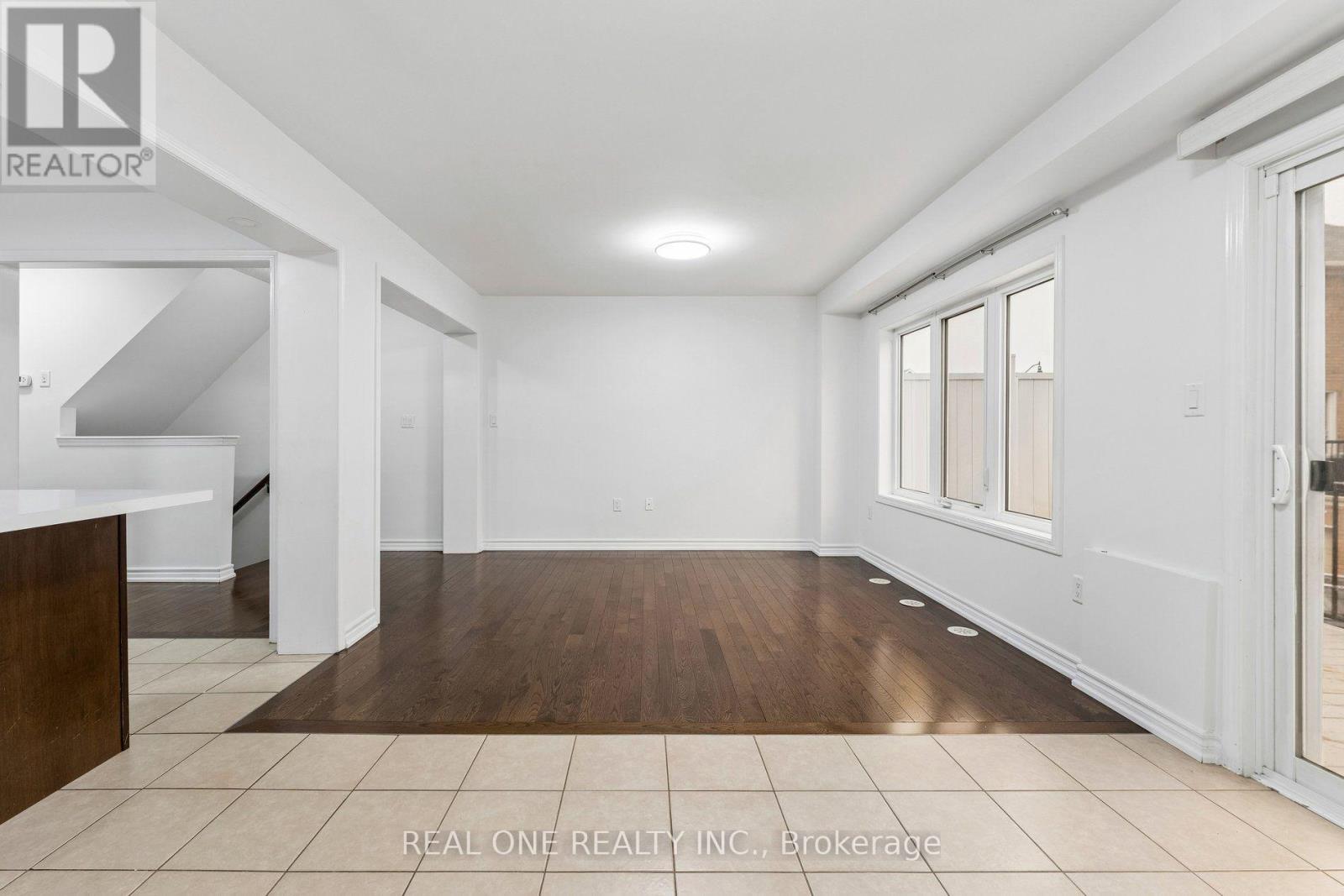 30 HENNEBERRY LANE - 16