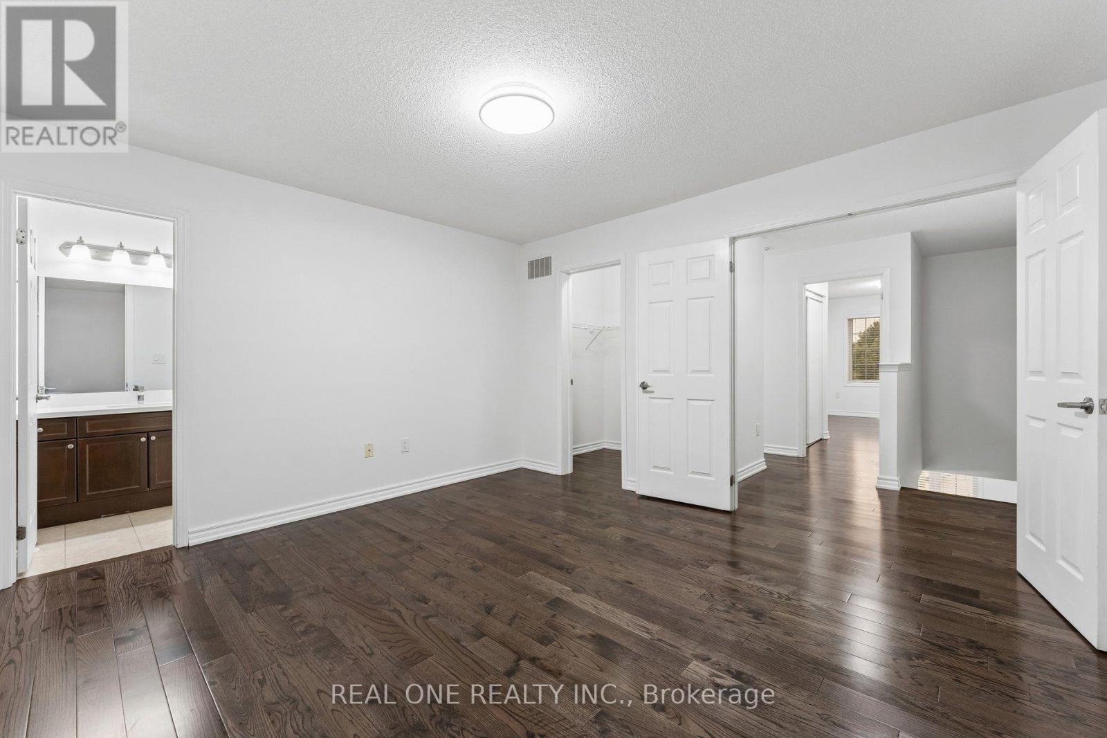 30 HENNEBERRY LANE - 22