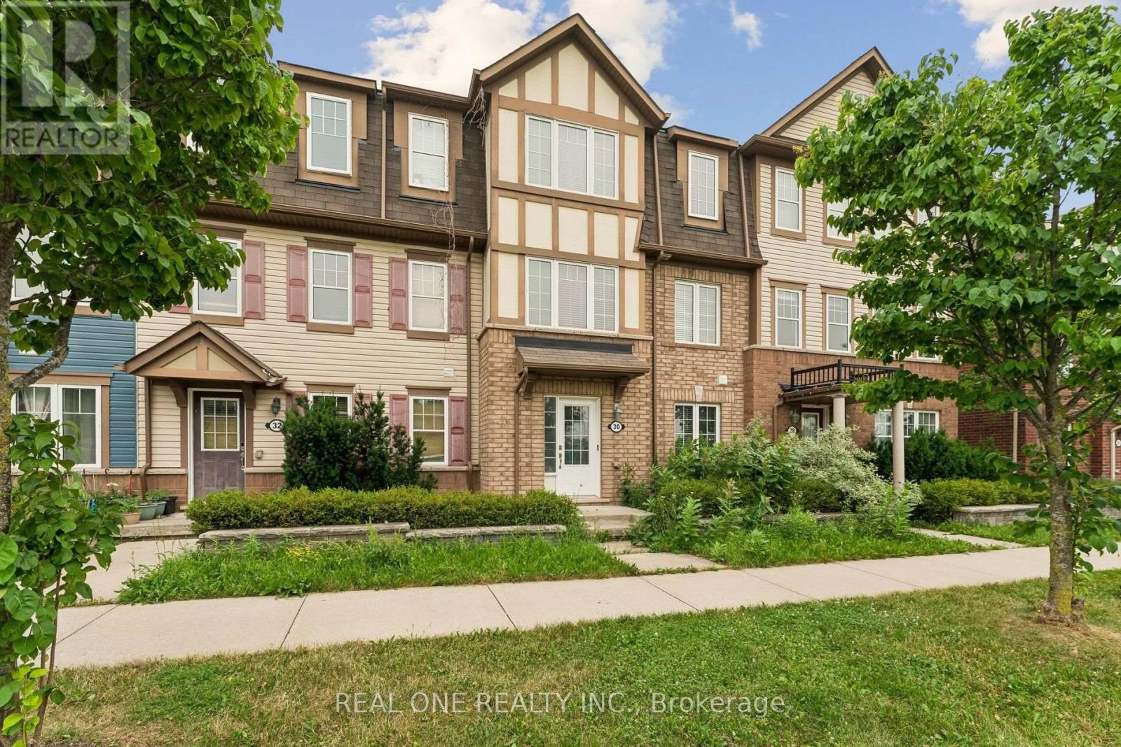 30 HENNEBERRY LANE - 2