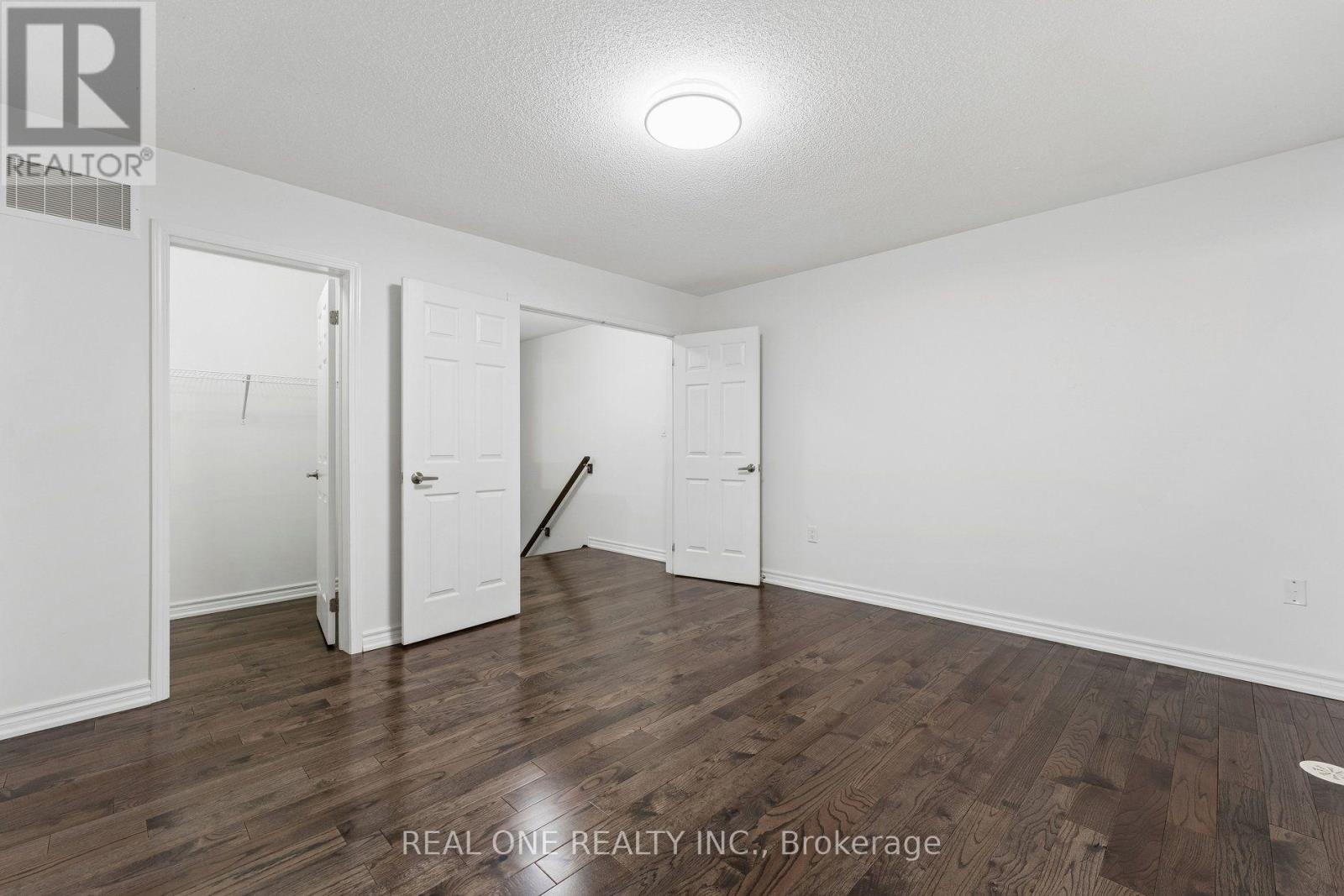 30 HENNEBERRY LANE - 23